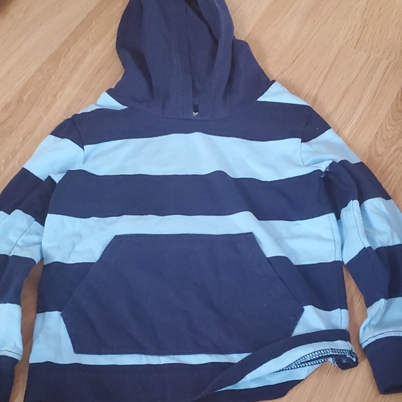 3 sweatshirts - Picture 2 of 3